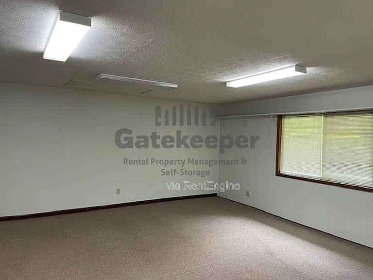 100 Sandown Dr — Photo 14