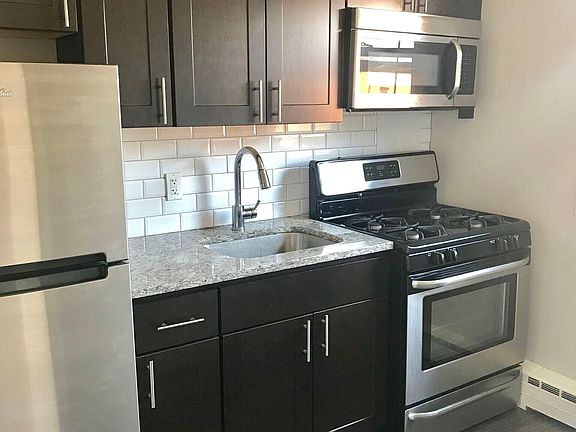 4th image of 1218 E Hyde Park Blvd #307