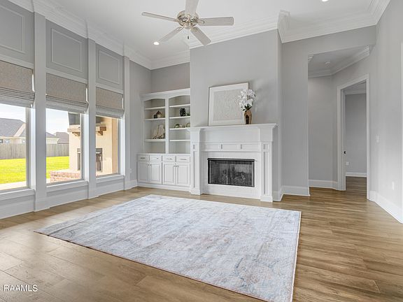 3rd image of 307 Harvest Ln