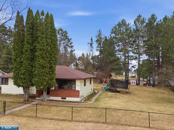 335 9th St NE, Chisholm, MN 55719