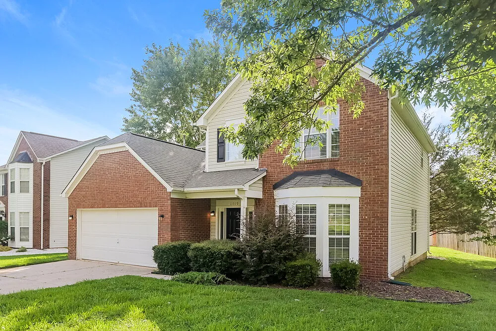 3 bed, 2.5 bath, 1932 sqft, $2,235 — Photo 4