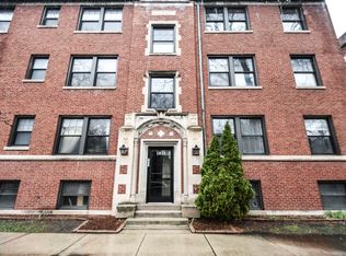 1031 Dempster St APT 1E, Evanston, IL 60201