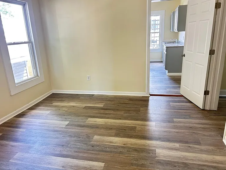 609 W 26th St — Photo 14