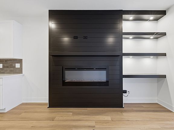 5th image of 4331 S Indiana Ave APT 1