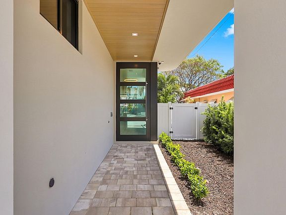 3rd image of 130 NE Wavecrest Way