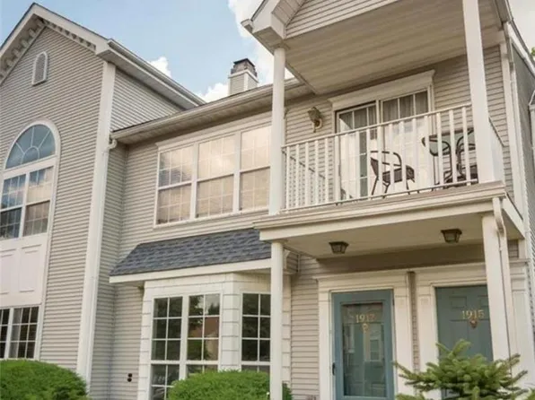 1917 Delancey St, Hellertown, PA 18055