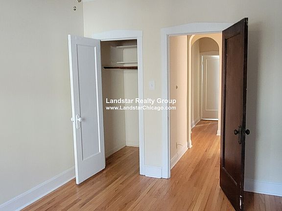 3rd image of 2501 W Winnemac Ave #3