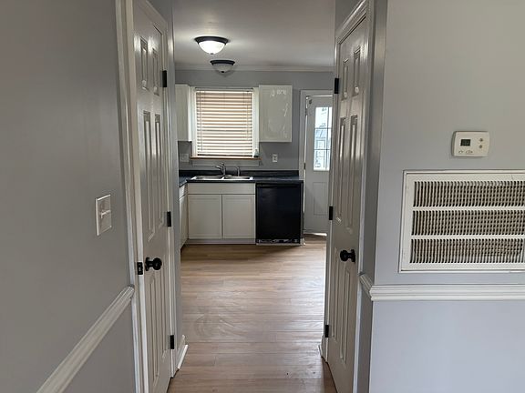 3rd image of 526 E Hargett St