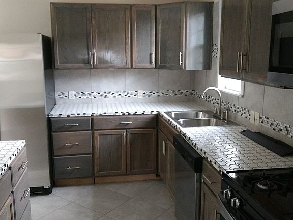 2nd image of 1315 Rose Ave