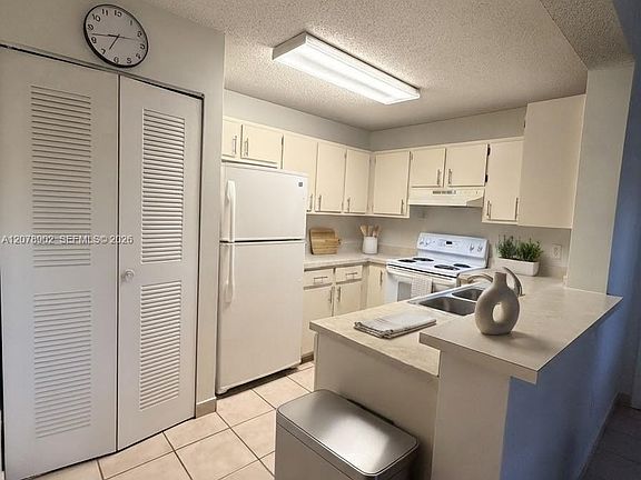 5th image of 351 Palm Way APT 104