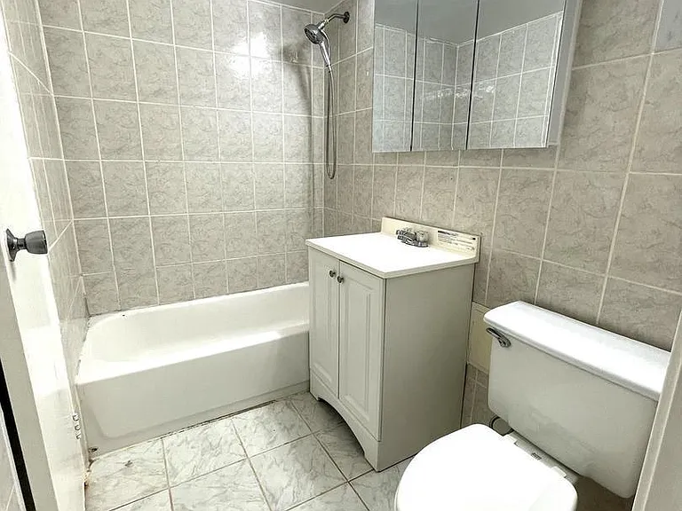 2323 Freetown Ct #2B — Photo 11
