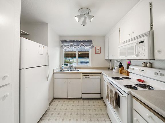 2nd image of 1513 104th St E