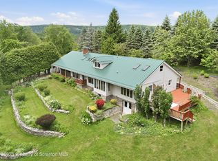 11 Mizianty Ln, Waymart, PA 18472