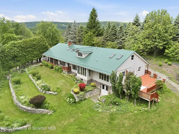 11 Mizianty Ln, Waymart, PA 18472
