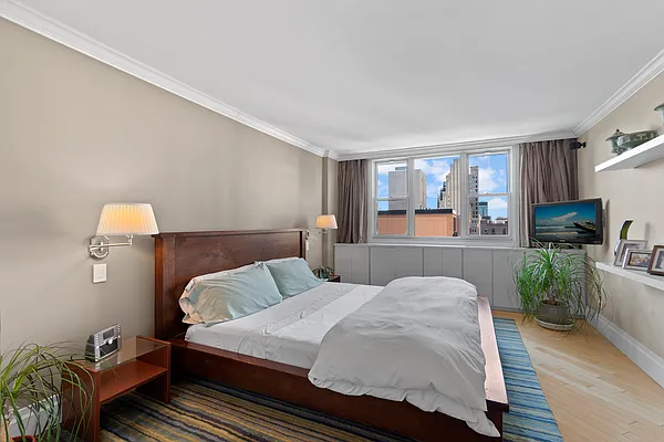 Sold by HomeDax Real Estate | media 18