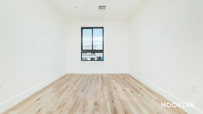 Rented by Nooklyn NYC LLC | media 21