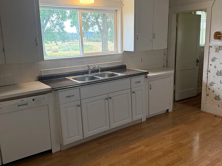 E Mount Spokane Park Dr — Photo 10