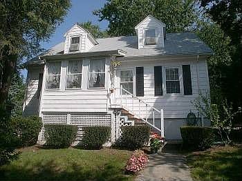 2nd image of 87 Lagrange St