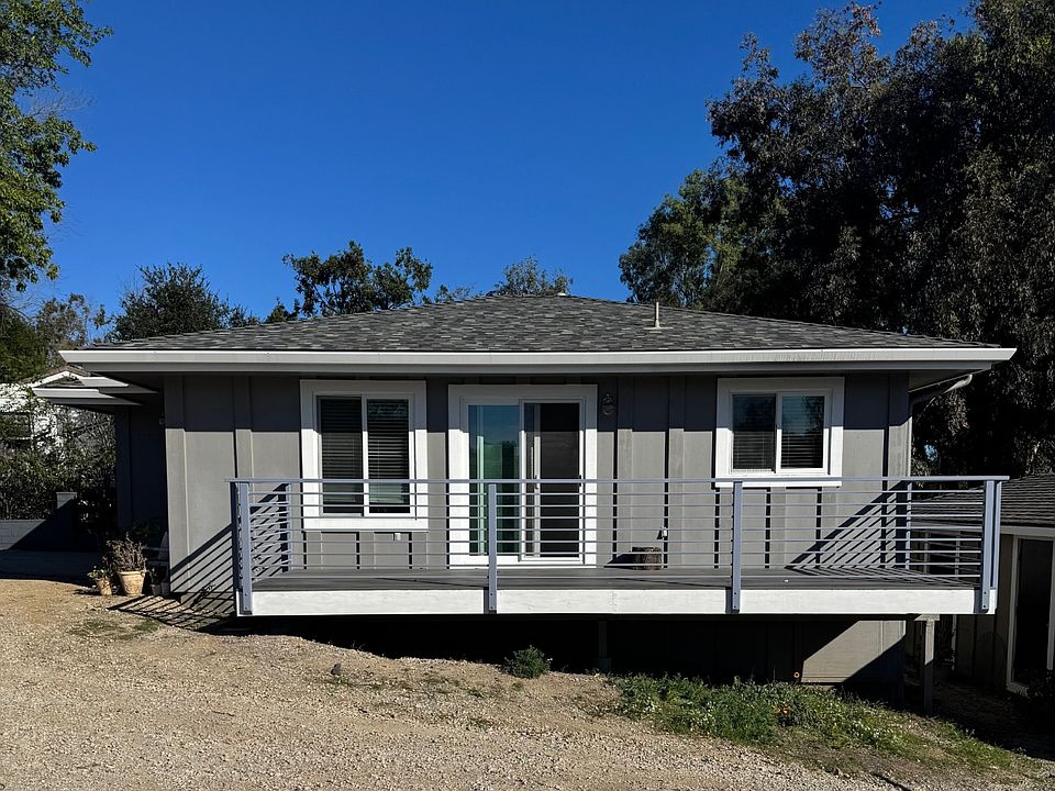 Large exterior deck for relaxing