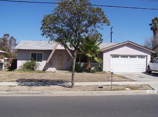 1052 E Johnston Ave, Hemet, CA 92543
