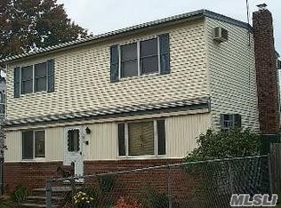 562 Clark Pl, Uniondale, NY 11553
