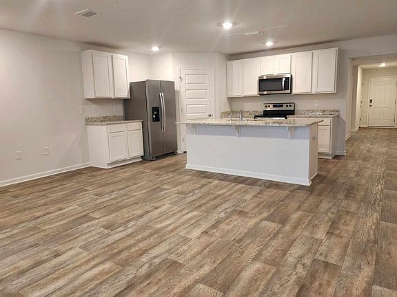 4th image of 7440 Oak Lake Blvd