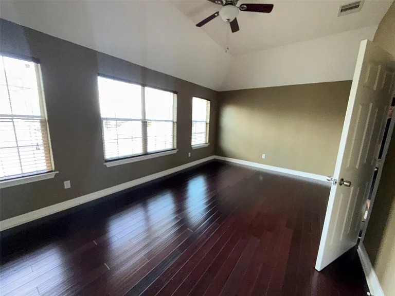 8233 Hickok Ln — Photo 6