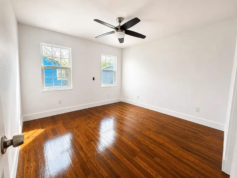 4611 Milburn Ln — Photo 11