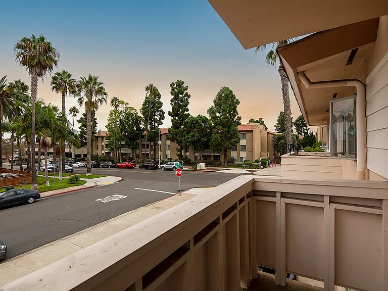 Emerald Manor Apartments — Photo 21