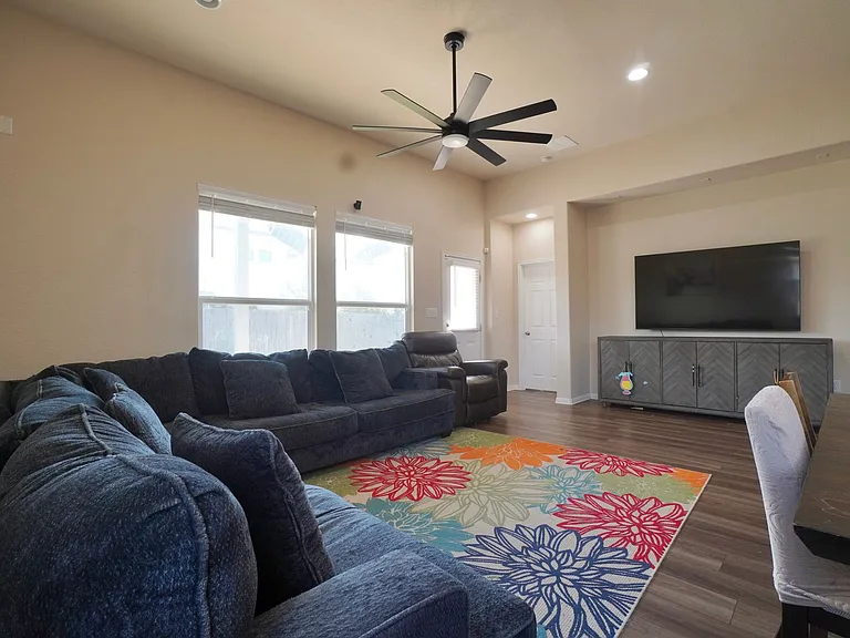 445 Arrowhead Vine St — Photo 11