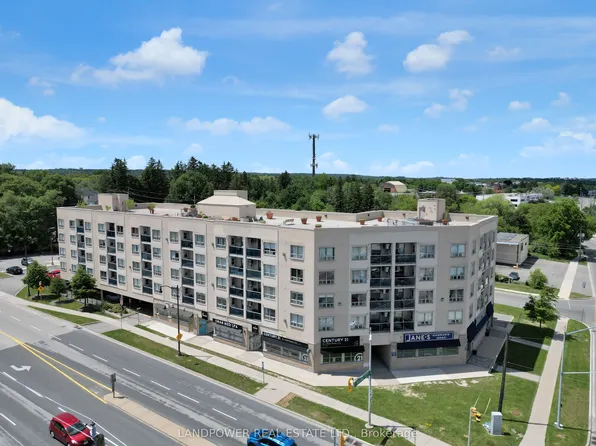 160 Wellington St E #301, Aurora, ON L4G 1J3