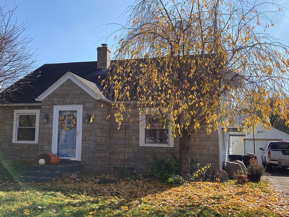 2nd image of 19 Bender St NE