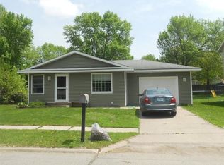836 E 16th St N, Newton, IA 50208