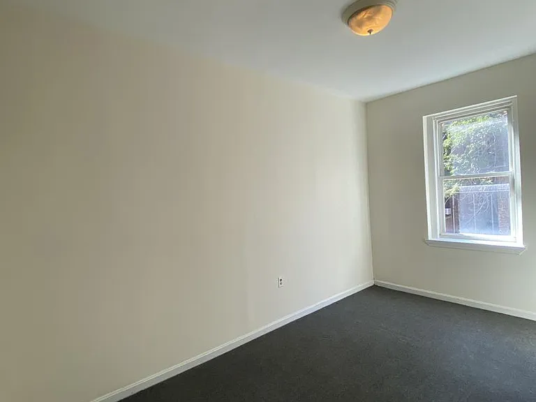 19 Aberdeen St #4 — Photo 13