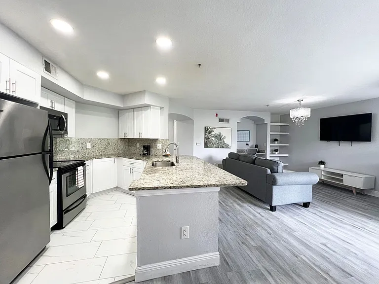 7250 Westpointe Blvd — Photo 12