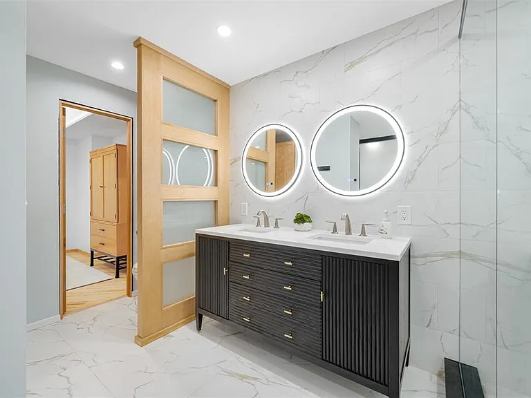 1 Beach Dr SE #2211 — Photo 51