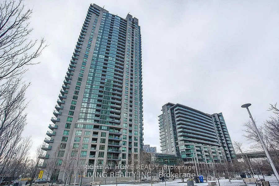 215 Fort York Blvd #613