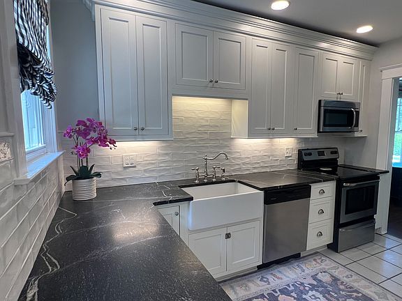 5th image of 3715 Aylesboro Ave