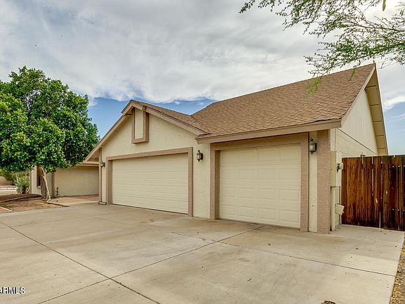 3rd image of 17432 N 60th Dr