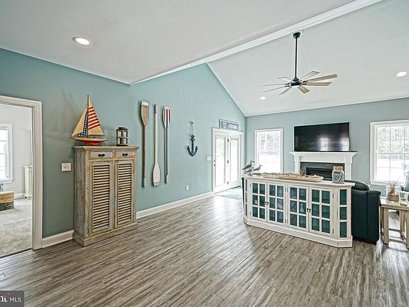 4th image of 29143 Finch Ln