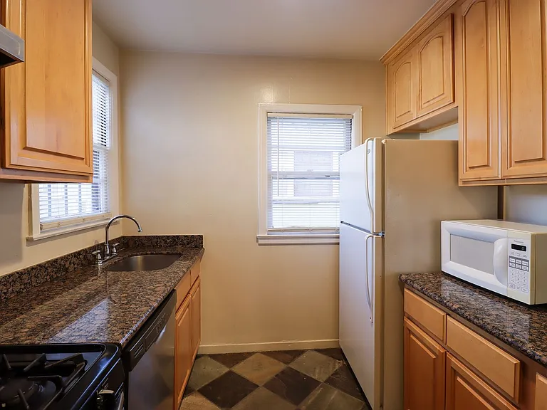 452 S 3rd Street — Photo 4