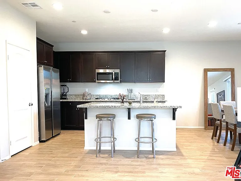 42720 Azure St — Photo 9