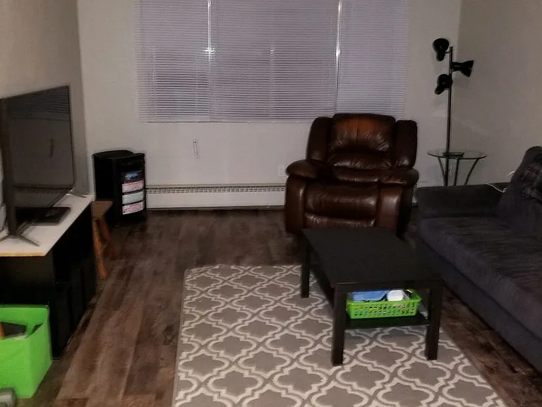 615 Hall Ave — Photo 5