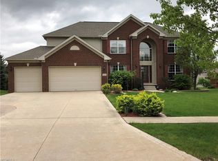 3073 Willowbrook Dr, Aurora, OH 44202