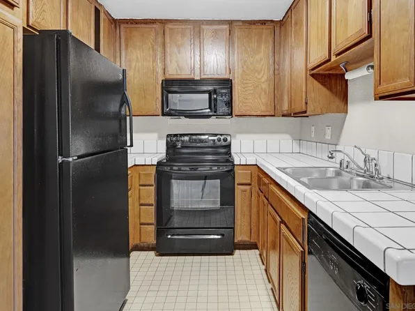 4262 Parks Ave APT 205, La Mesa, CA 91941