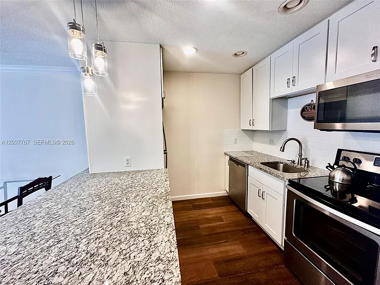 1815 Robalo Dr #201C — Photo 8