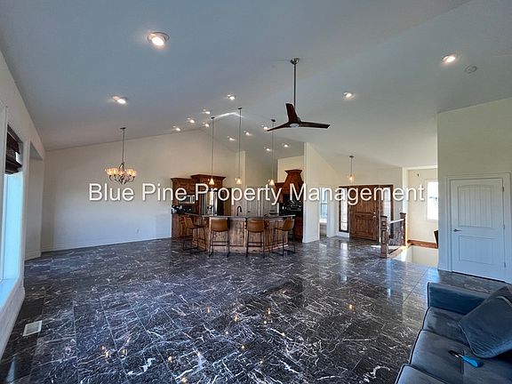 4th image of 8426 S Black Hawk Dr