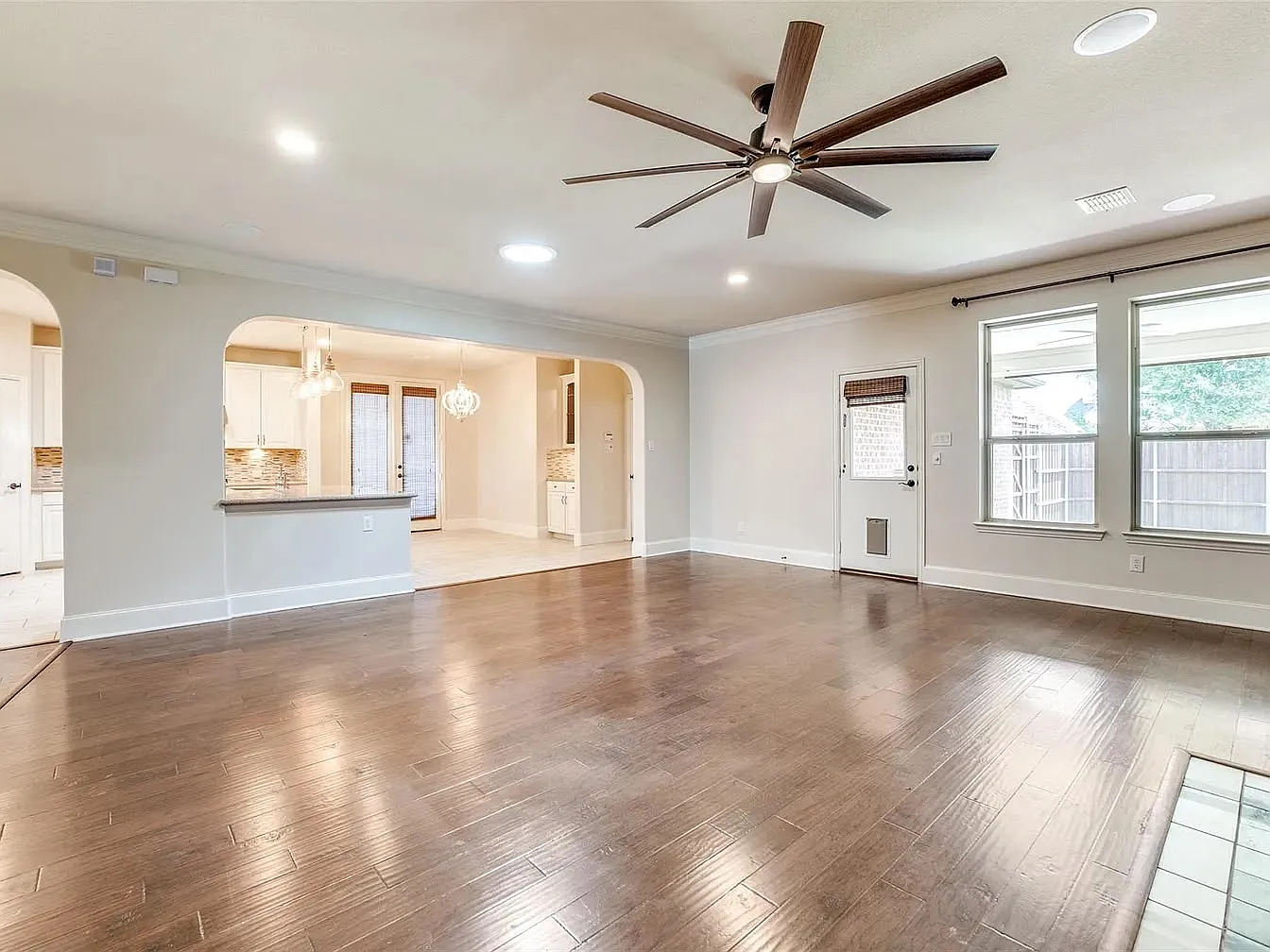 4 bed, 2633 sqft, $2,750 — Photo 4