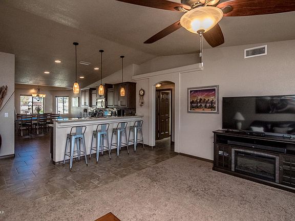 5th image of 425 Llanos Dr
