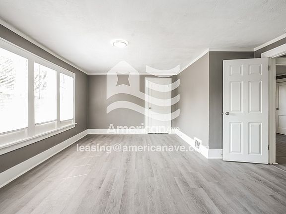 1072993_005_wm_-_living_room_13026550.jpg